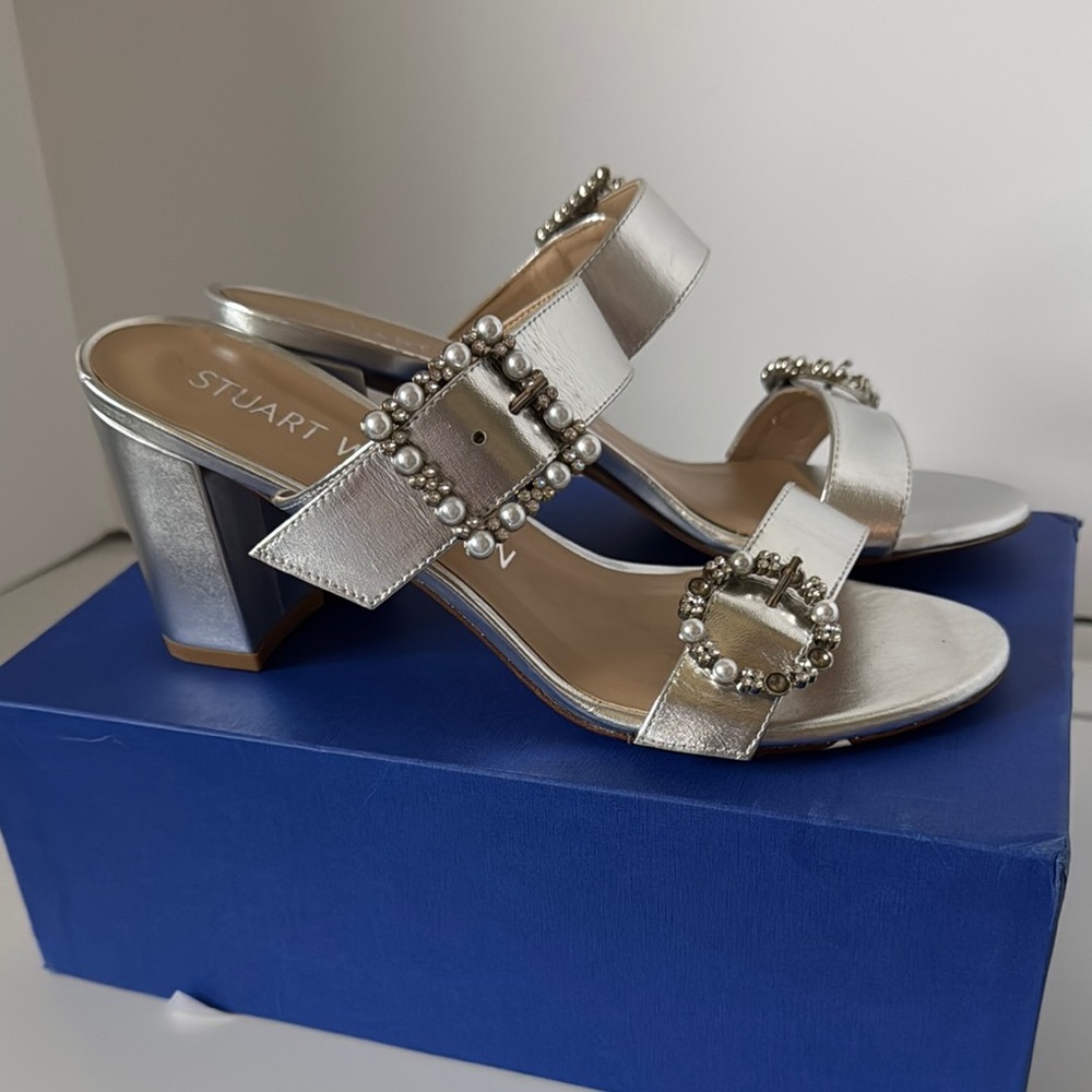 FINAL SALE Stuart Weitzman Pearl Geo Buckle Shoes in Liquid Metallic size 9